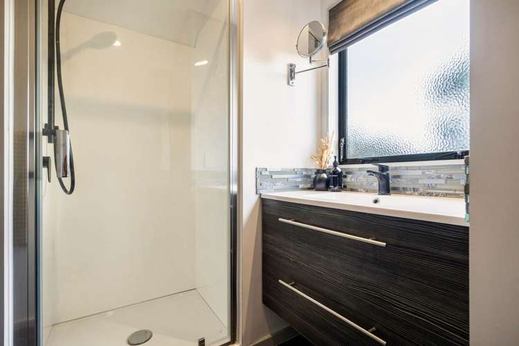 8 Higgs Road Mt Wellington_18
