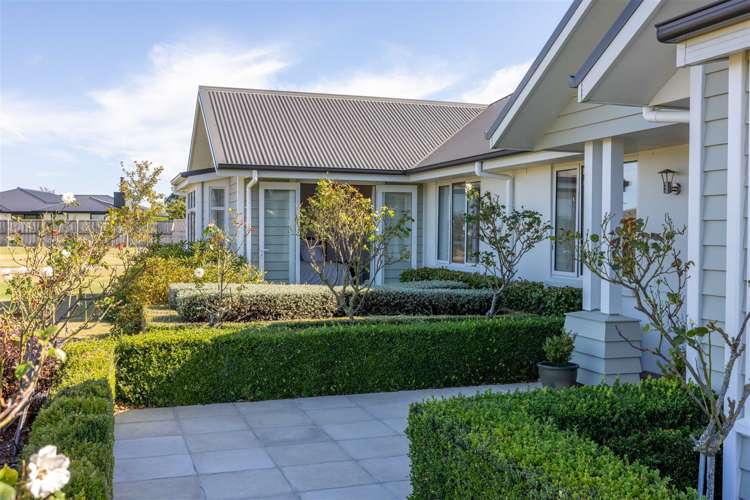 76 Carnaveron Drive Lincoln_25