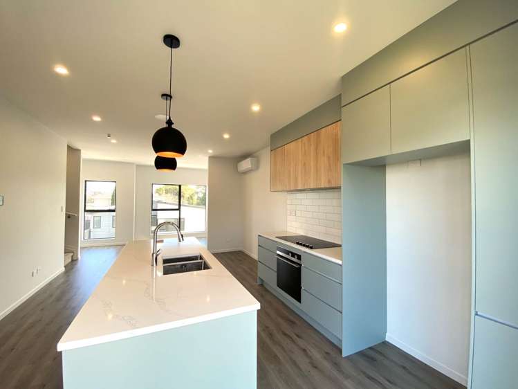 2/107 Hobsonville Road Hobsonville_2