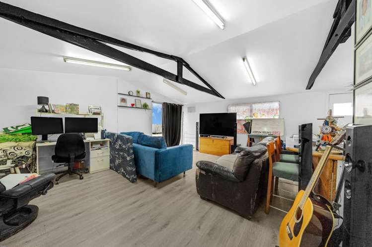 2083 Great North Road Avondale_13