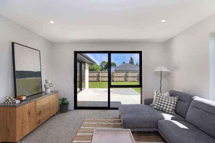 52 Strowan Avenue Elgin_14