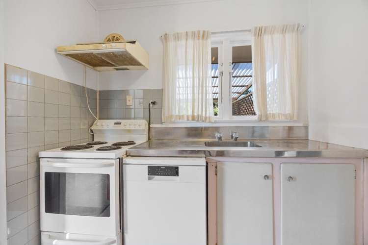 84 Barrys Road Glendene_5