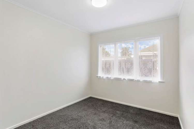 33 Graeme Avenue Mangere East_11