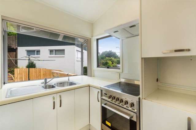 77 Ayton Drive Totara Vale_3