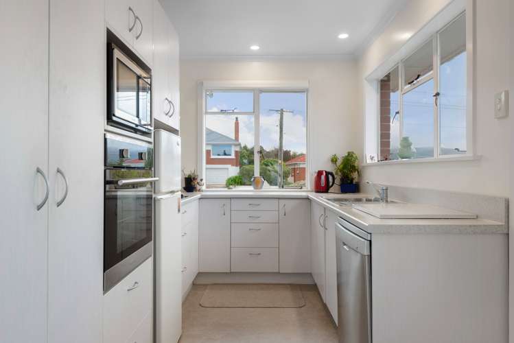 139 Easther Crescent Kew_8