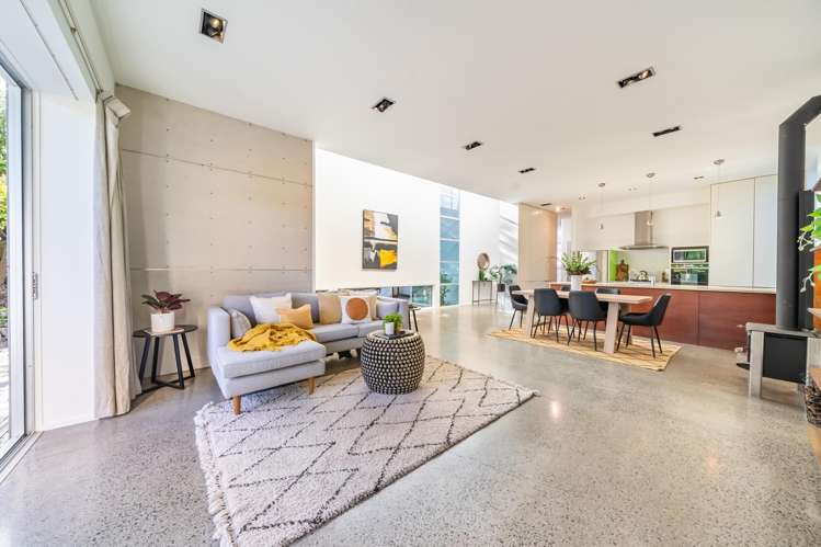 47 Korokoro Road Korokoro_12