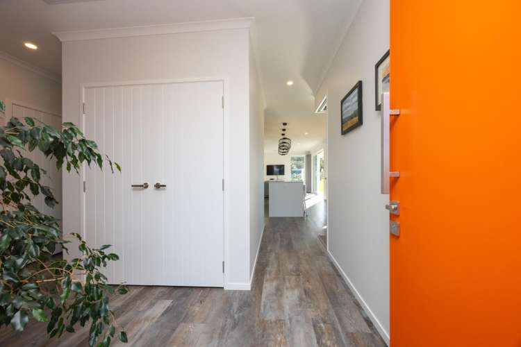 1 Ashgrove Lane 10920_1