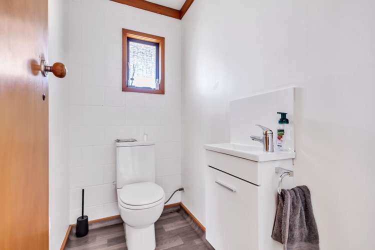 44 Park Lane Waitara_21