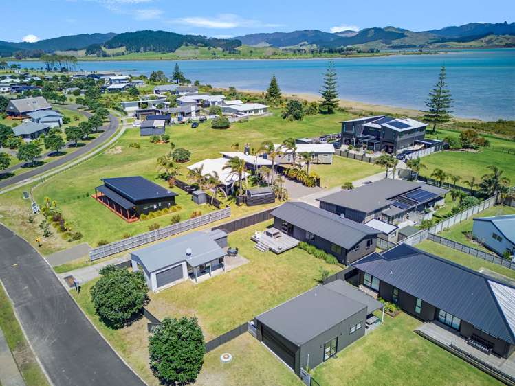 113 Kelly Jade Avenue Matarangi_28