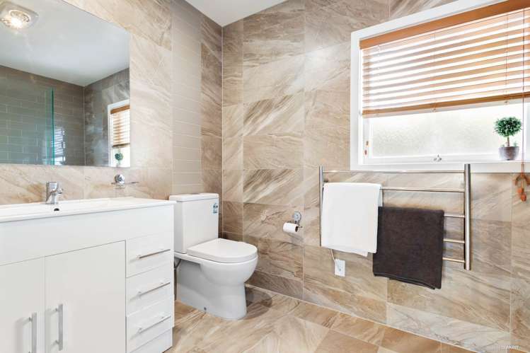 1/19 Carlisle Road Browns Bay_14