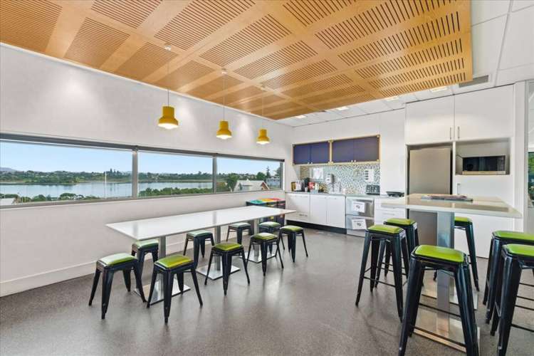 Part Level 1/247 Cameron Road Tauranga Central_7