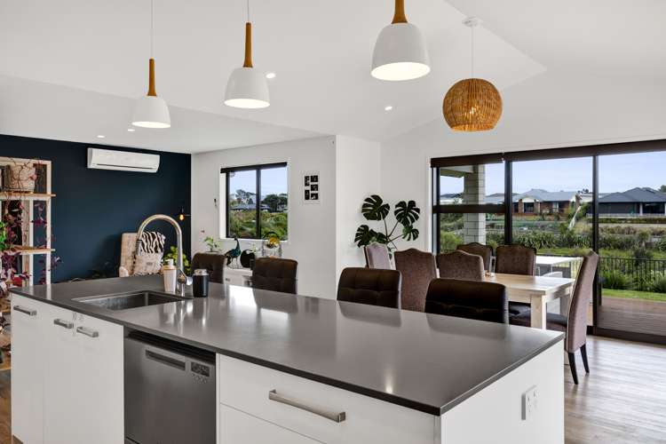 8a Jules Crescent Bell Block_13