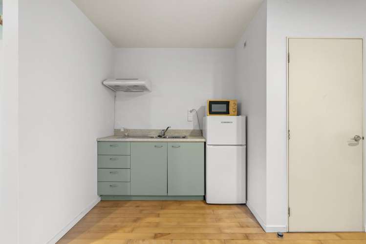 2/41 Paul Matthews Road Rosedale_10