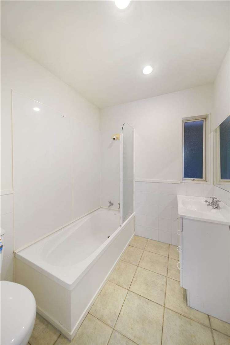 1B Highgrove Lane Totara Vale_11