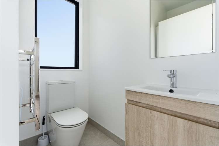 8/233 Great North Road Henderson_16