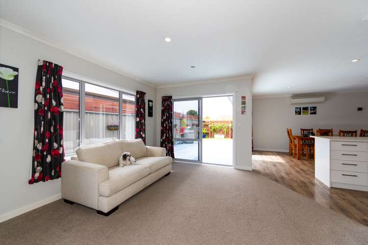 4 Gregory Grove Clive_3