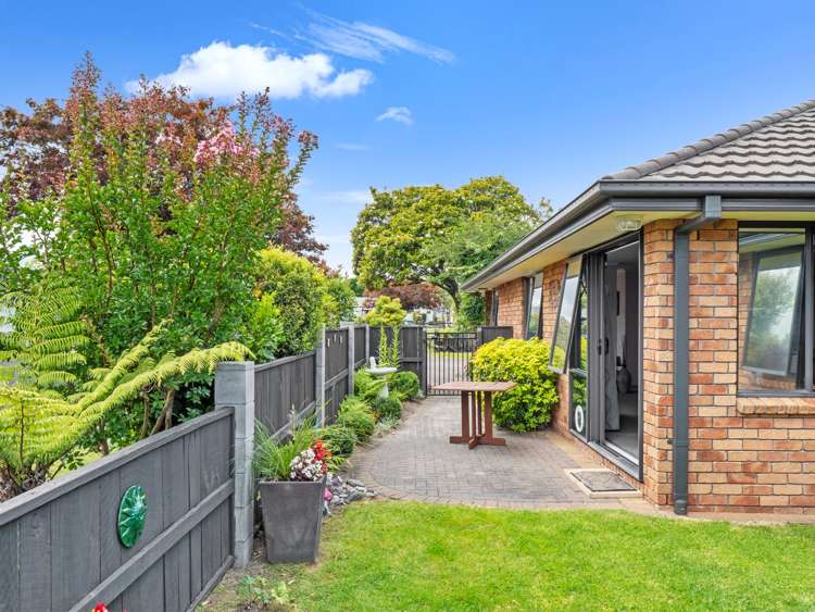 6 Stonebridge Park Drive Holdens Bay_34