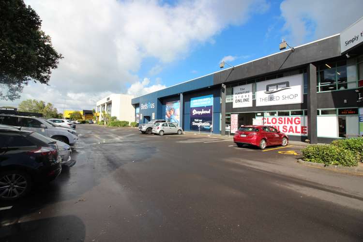 E/8-12 Link Drive Wairau Valley_1