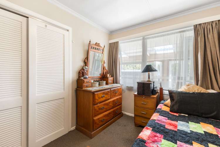 8 Omata Road Westown_17