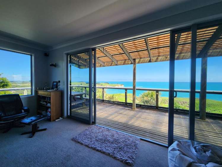 2/8 White Cliff Bay Urenui_10