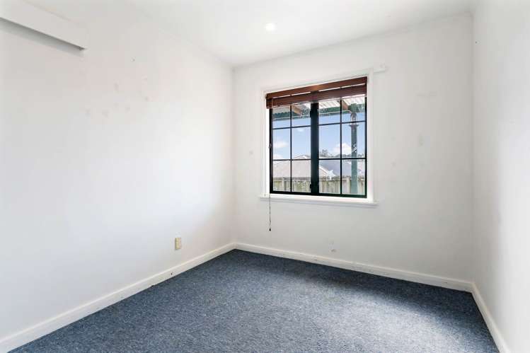 11 Buchanan Road Kingseat_13