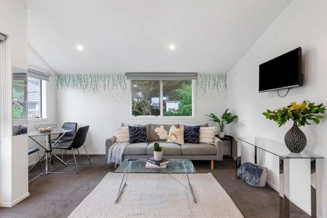 20/125 Queens Drive Lyall Bay_1