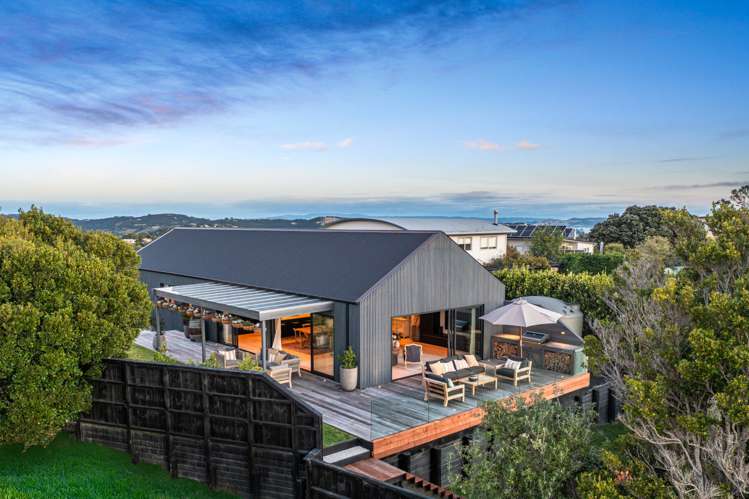 27 Beresford Avenue Surfdale_24