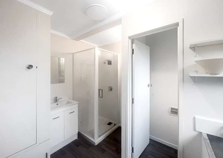 17C Surrey Road 1227_5