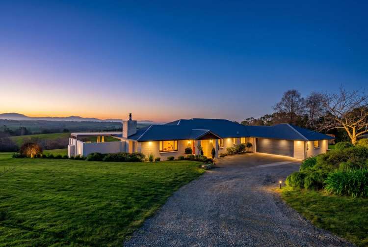 210 Spur Road Hadlow_1