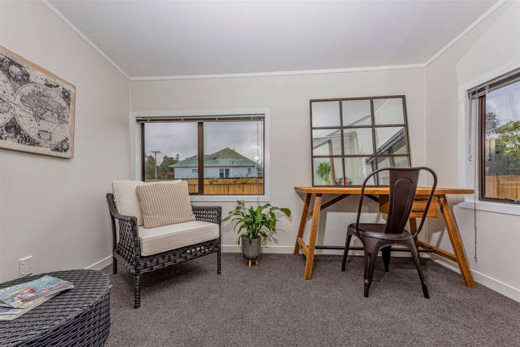 53 Cambridge Road Riverhead_14