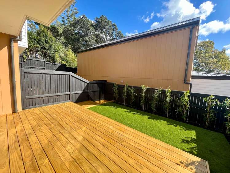 44E Sylvan Crescent Te Atatu South_1
