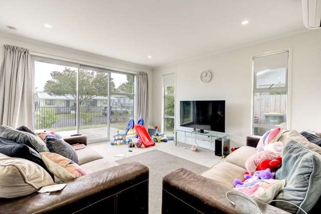 1/11 Miro Street 2752_2