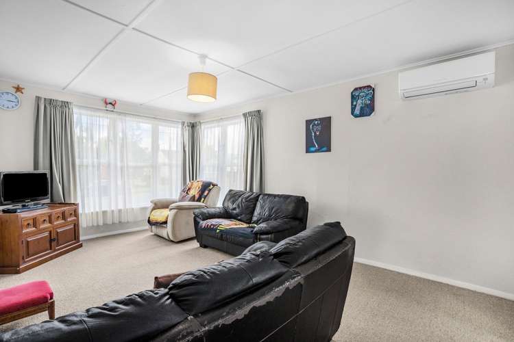 200 Waddington Drive Naenae_7