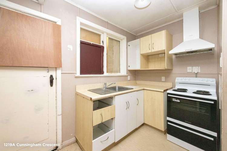 1213–1225 Cunningham Crescent Mayfair_37