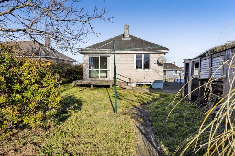 6 Acourt Street Hawera_17
