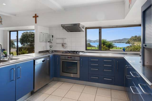 300 Beach Road Onerahi_3