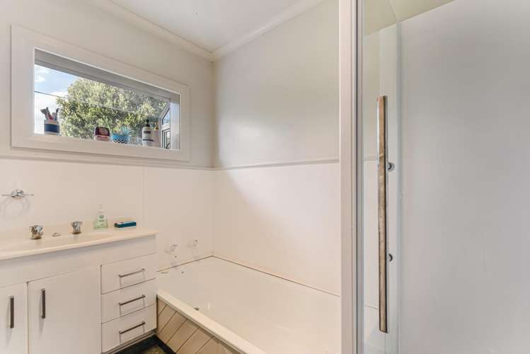 8b Tuckett Place Enner Glynn_12