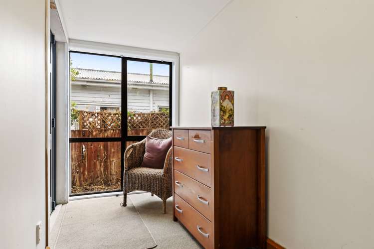 18 Birdwood Avenue Beckenham_25