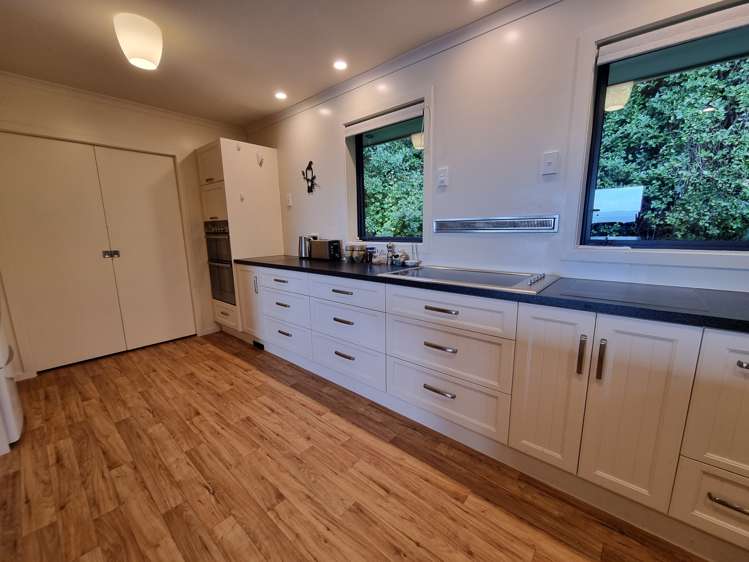 218 Rocks Highway Riverton_6