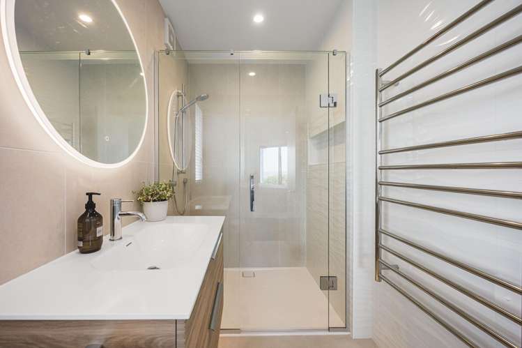 1/29A Seaview Road Castor Bay_23