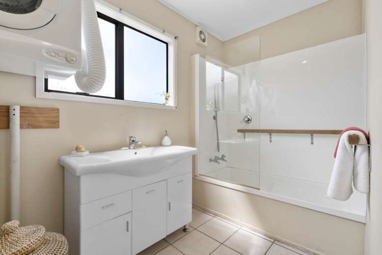 103p Glengarry Road Glen Eden_15