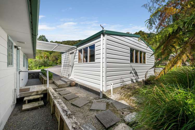 1693 Queen Charlotte Drive Queen Charlotte Sound_15