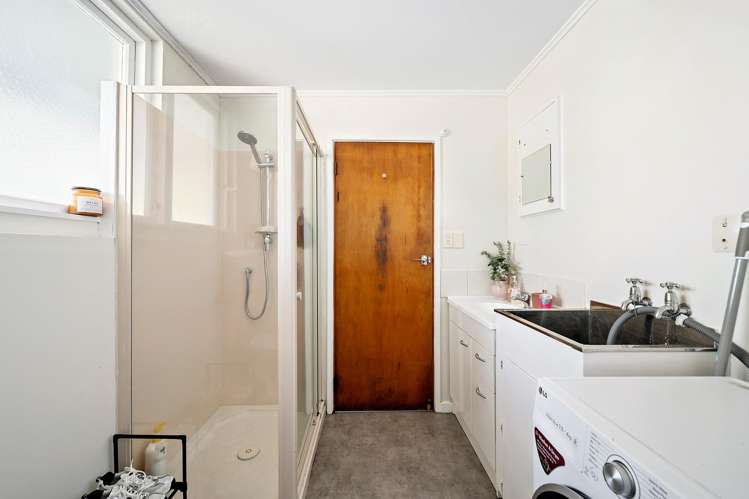 2/18 Agra Crescent Khandallah_6