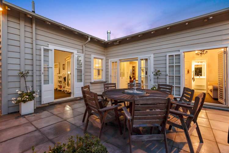 71 Beach Road Mellons Bay_43