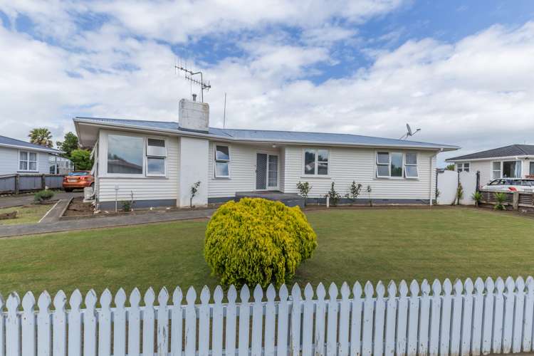 16 Mark Perreau Place Foxton_24