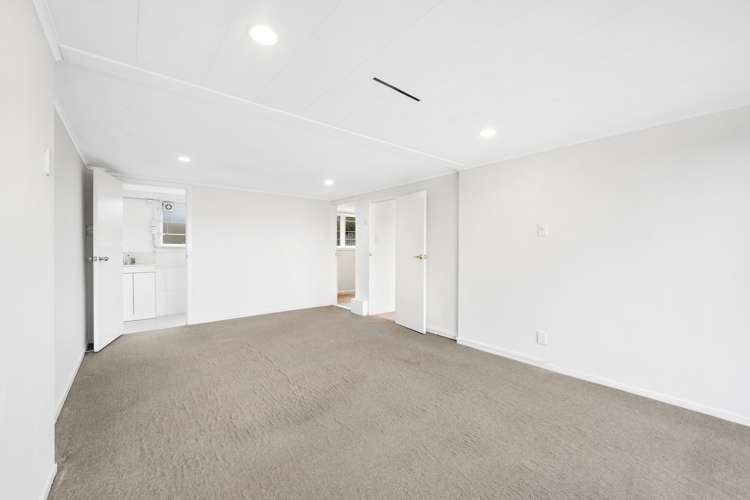 53 Bradbury Road Botany Downs_14