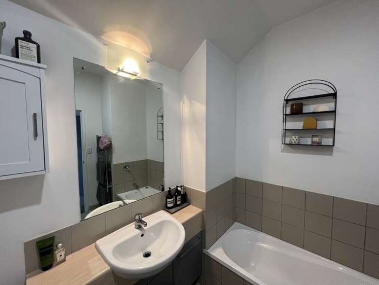 M/33 New North Road 10021_10