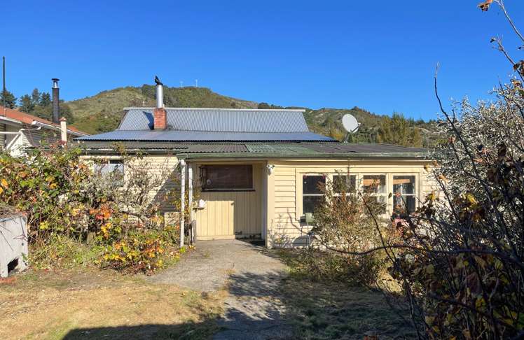 102 Broadway Reefton_12
