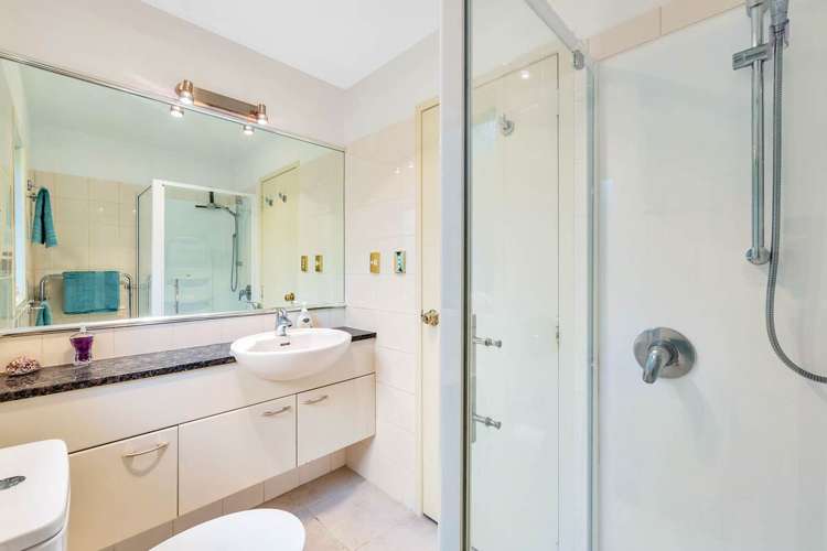 2/19a Seaview Road Castor Bay_15