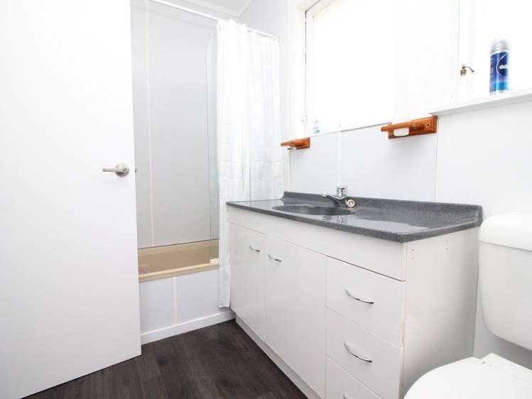 9a Inver Street Glen Eden_11